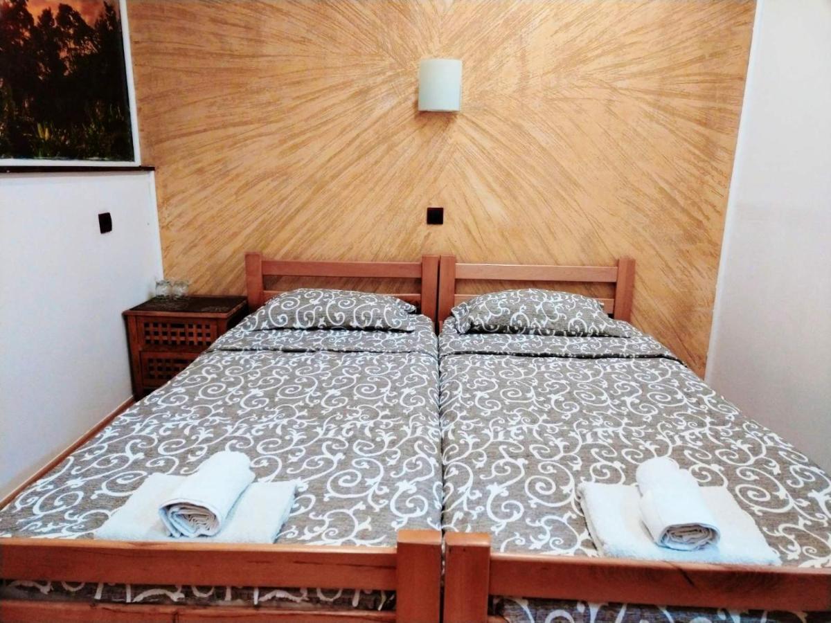Fun Rooms Sobe Prenociste Borca Esterno foto