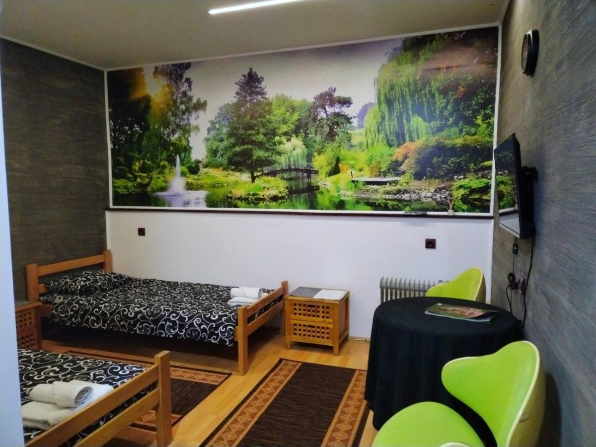 Fun Rooms Sobe Prenociste Borca Esterno foto