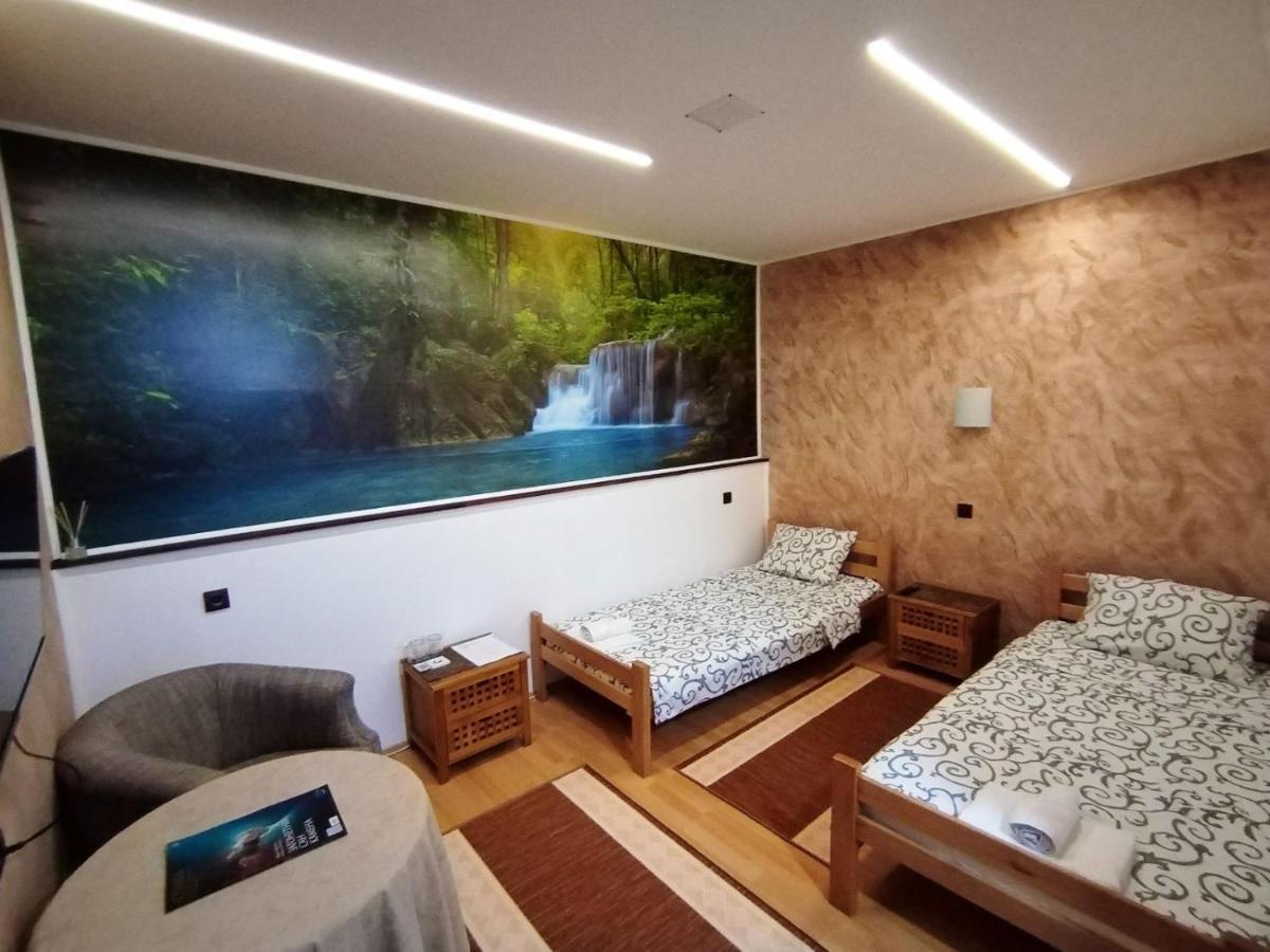 Fun Rooms Sobe Prenociste Borca Esterno foto