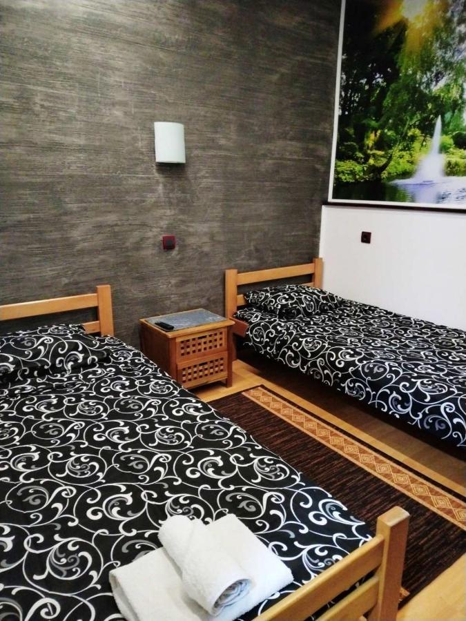 Fun Rooms Sobe Prenociste Borca Esterno foto