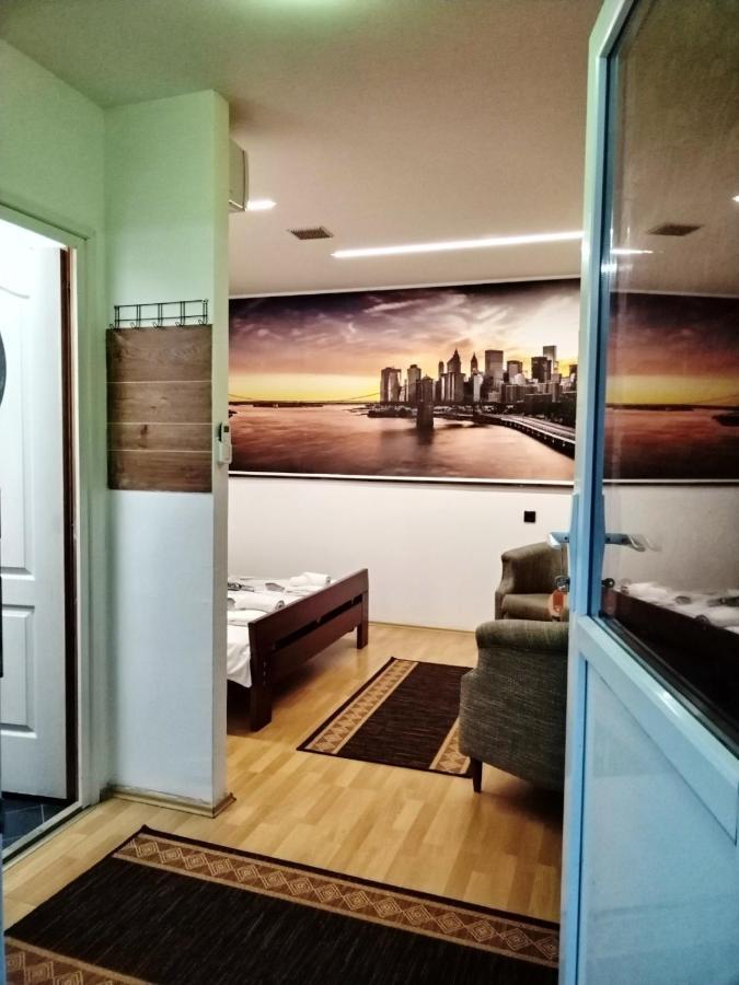 Fun Rooms Sobe Prenociste Borca Esterno foto