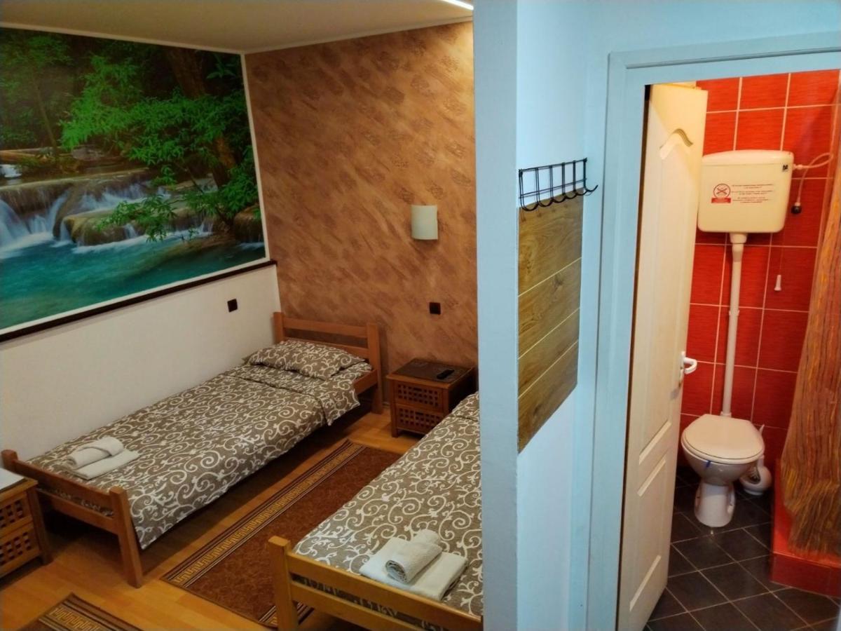 Fun Rooms Sobe Prenociste Borca Esterno foto